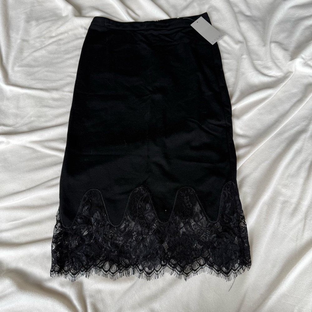 Chic Black Lace Pencil Skirt